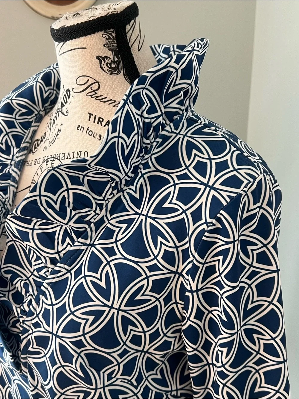 Gretchen Scott jersey ruffneck | navy & white geometric Ring Toss pattern |SZ S - Picture 8 of 13